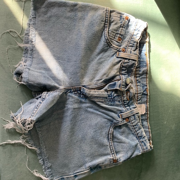 Levi Strauss distressed shorts - Picture 1 of 4